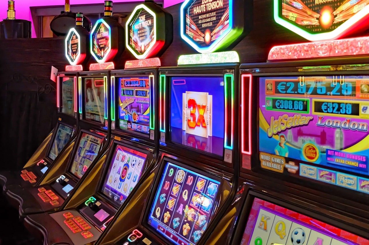 Tampilan Live Casino higgs domino dengan dealer nyata via streaming langsung di Indonesia